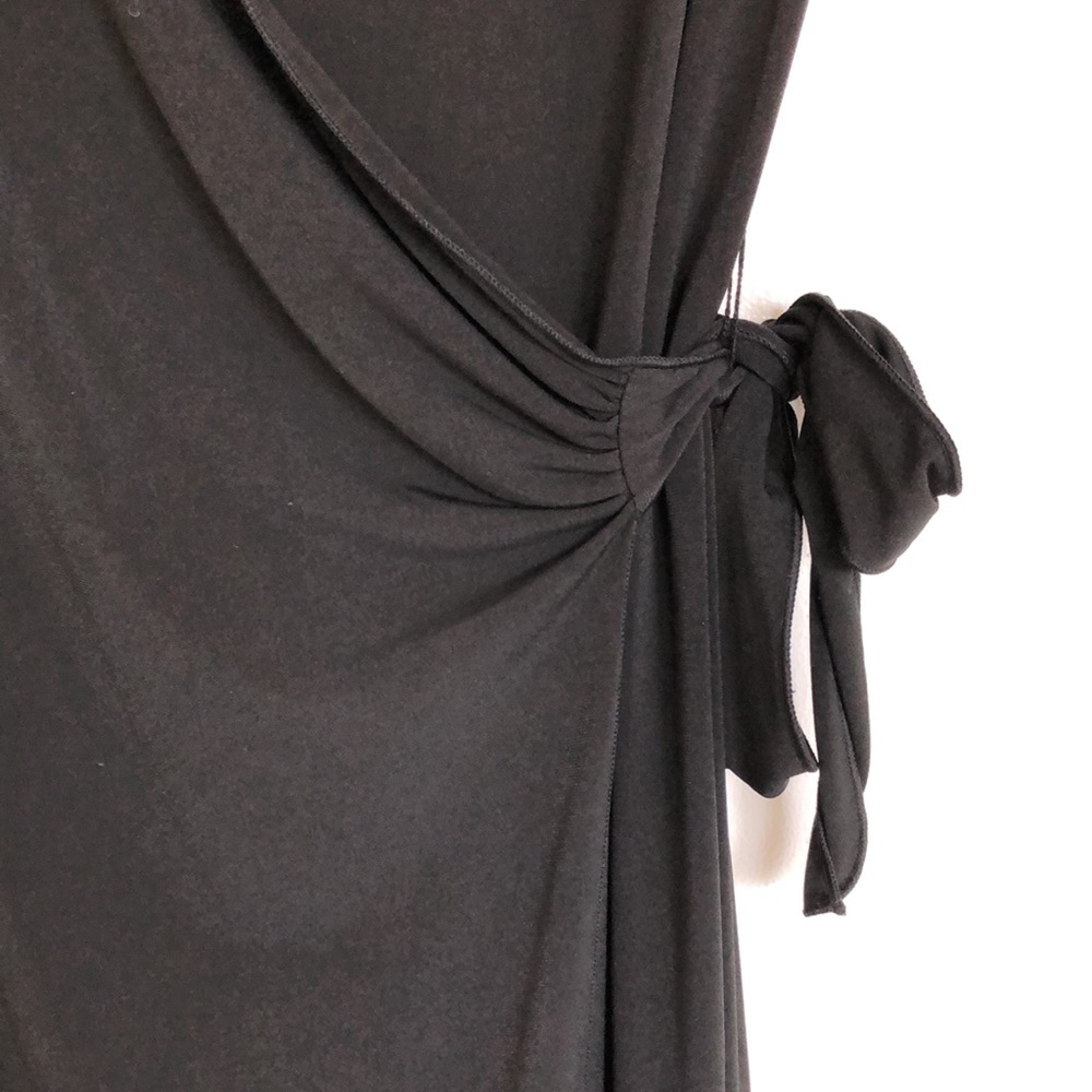 MAX STUDIO•Slinky Wrap Dress - Picture 4 of 8